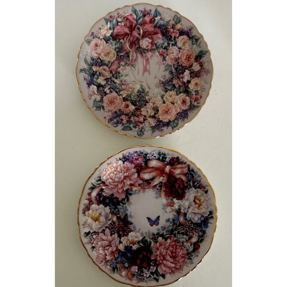 Bradford Exchange Decor Plates 1994 “Circle Of Love” “Circle Of Elegance” Both - Picture 1 of 11